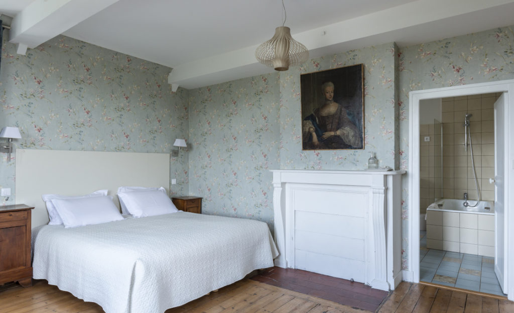 maisondhotesclerval_chambre_chausey_vuedepuisarmoire_A