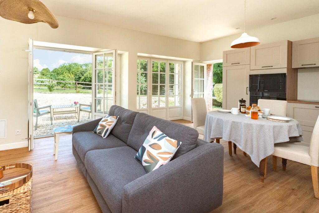 Gite une chambre et un salon cuisine